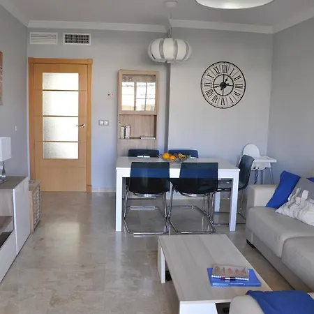 2201-lovely 2 Bedrooms With Terrace And Pool Apartmán