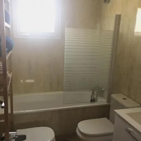 2201-lovely 2 Bedrooms With Terrace And Pool شقة مانيلفا